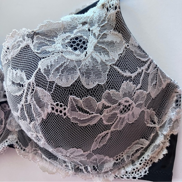 Victoria's Secret Black&White Floral Lace Bra With Bow Detail Women’s Size 38C - Picture 8 of 15